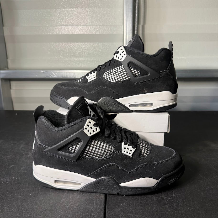 Size 12 - AJ 4 Retro White Thunder