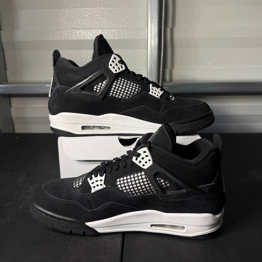 Size 12 - AJ 4 Retro White Thunder
