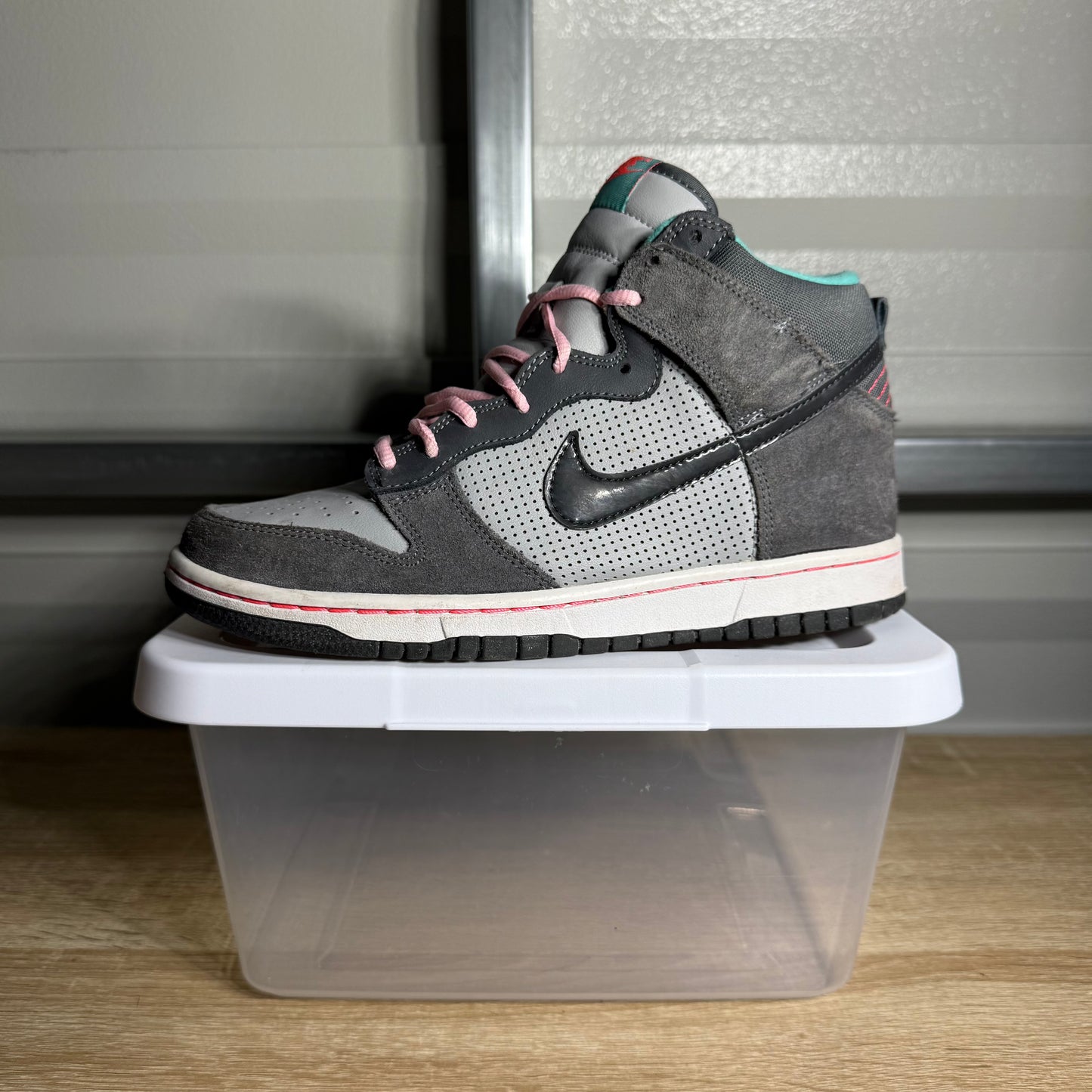 Size 6.5Y - SB Dunk High Pro Medium Grey