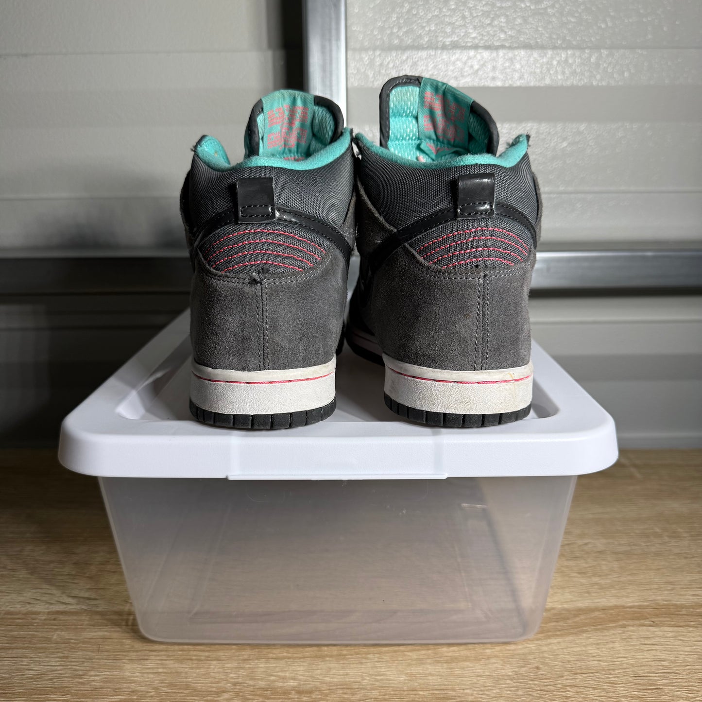 Size 6.5Y - SB Dunk High Pro Medium Grey
