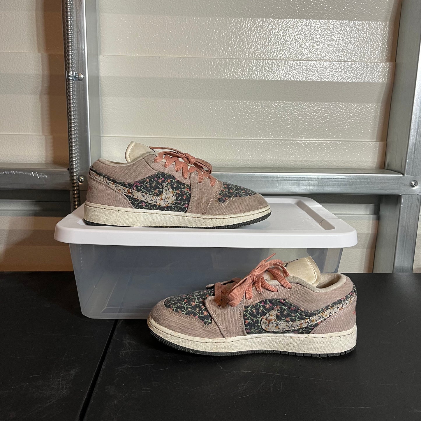 Size 6Y - AJ 1 Low SE Floral