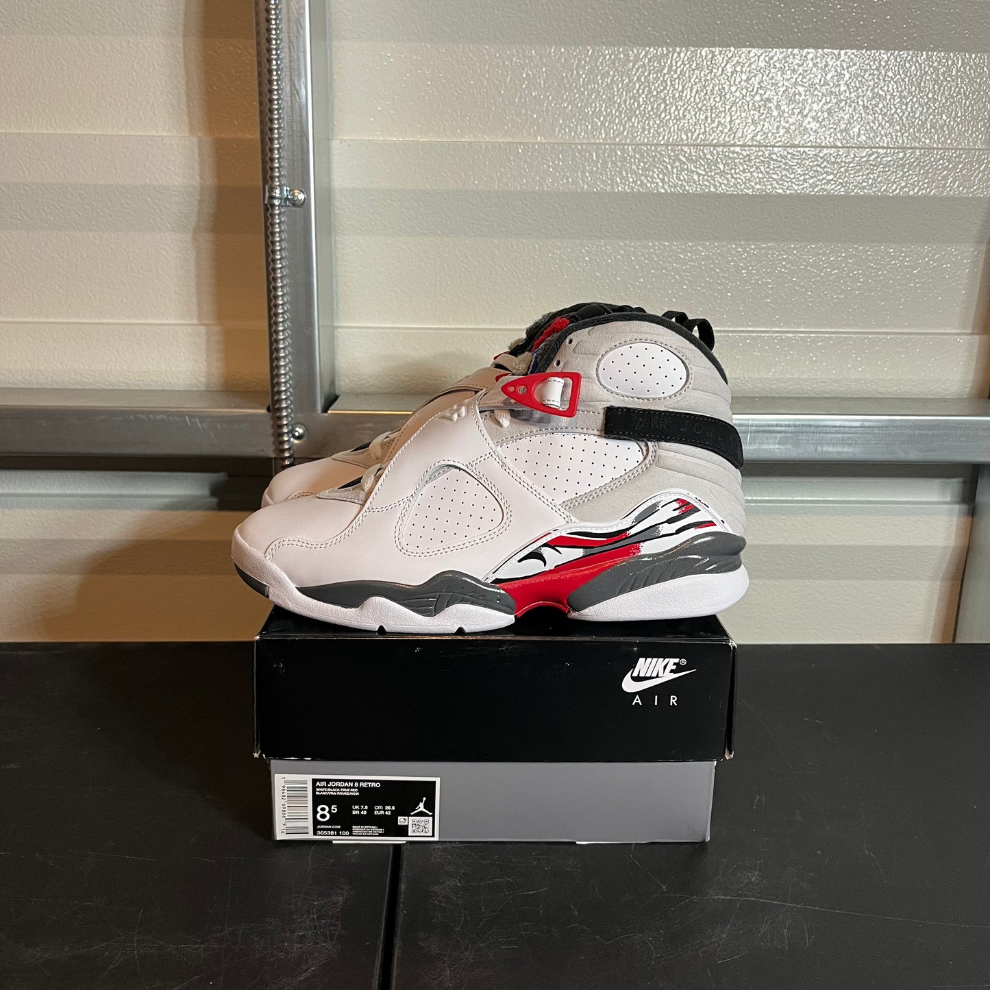 Size 8.5 - AJ 8 Retro Bugs Bunny