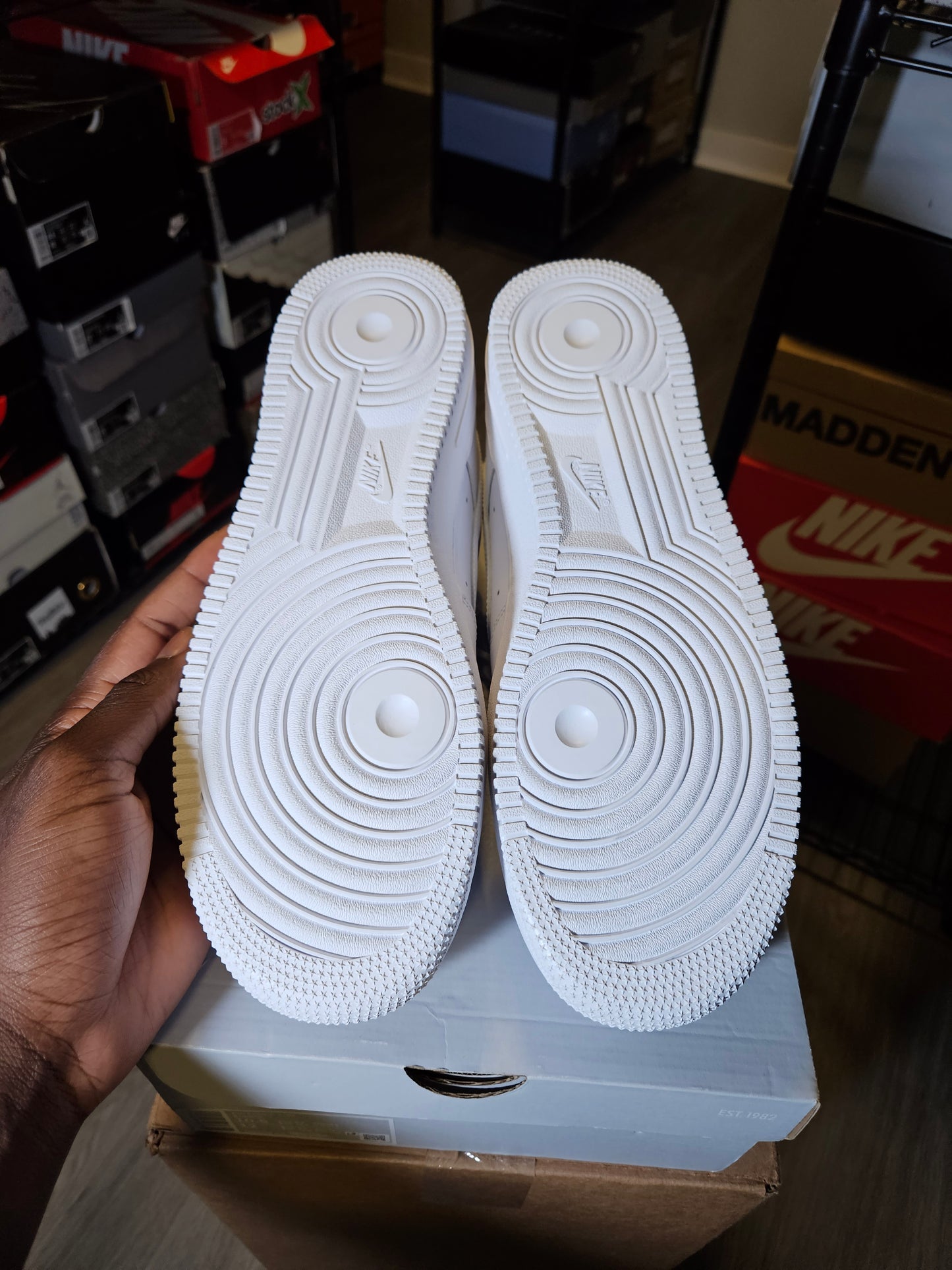 Size 10.5 - Air Force 1 '07 Low Triple White