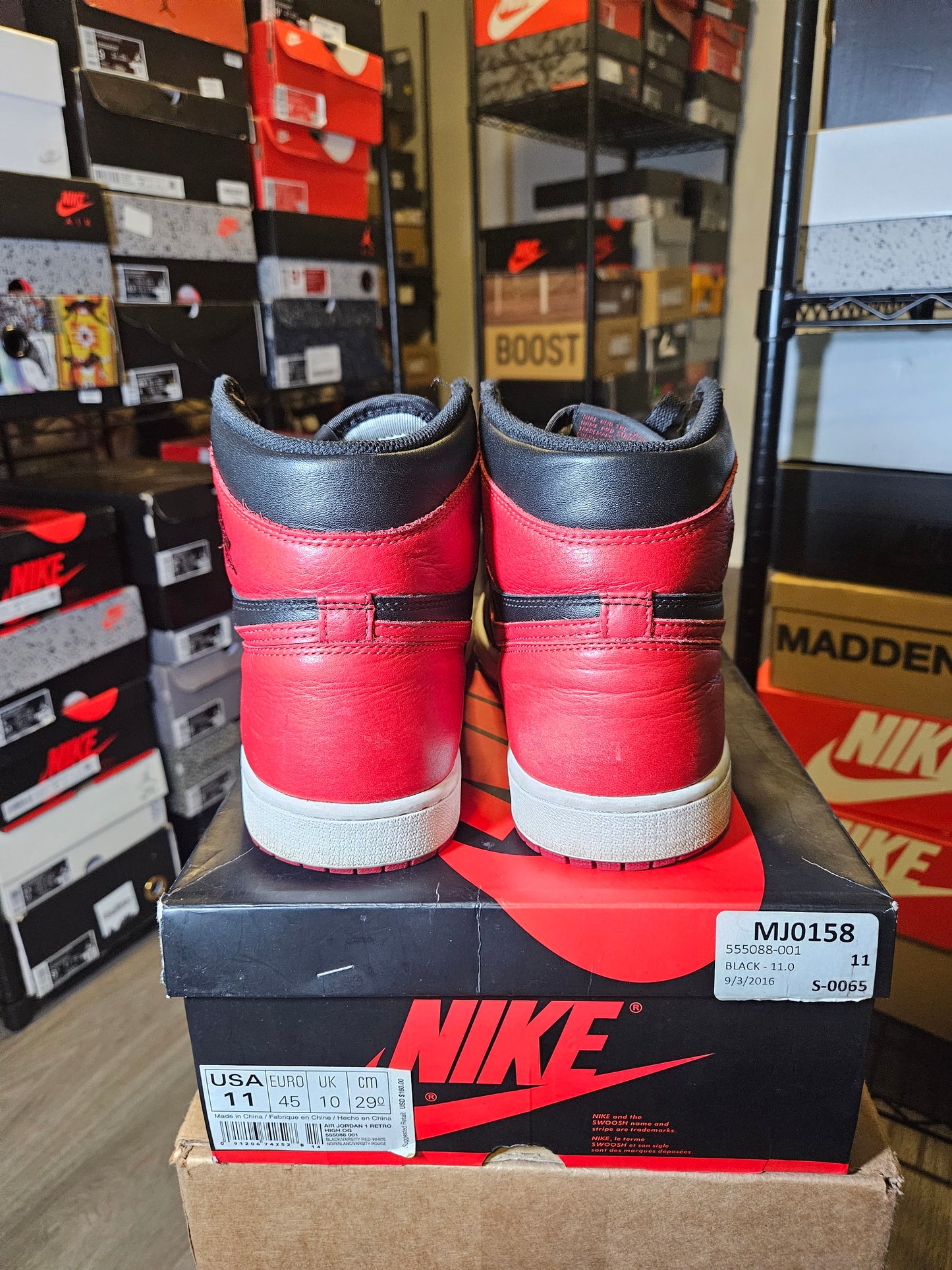 Size 11 - AJ 1 Retro OG High Banned, Bred