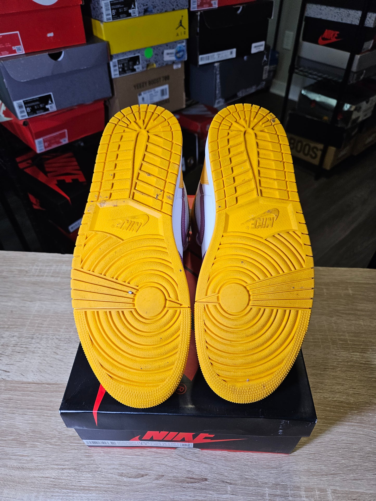 Size 11 - AJ 1 Retro High OG Brotherhood 2022