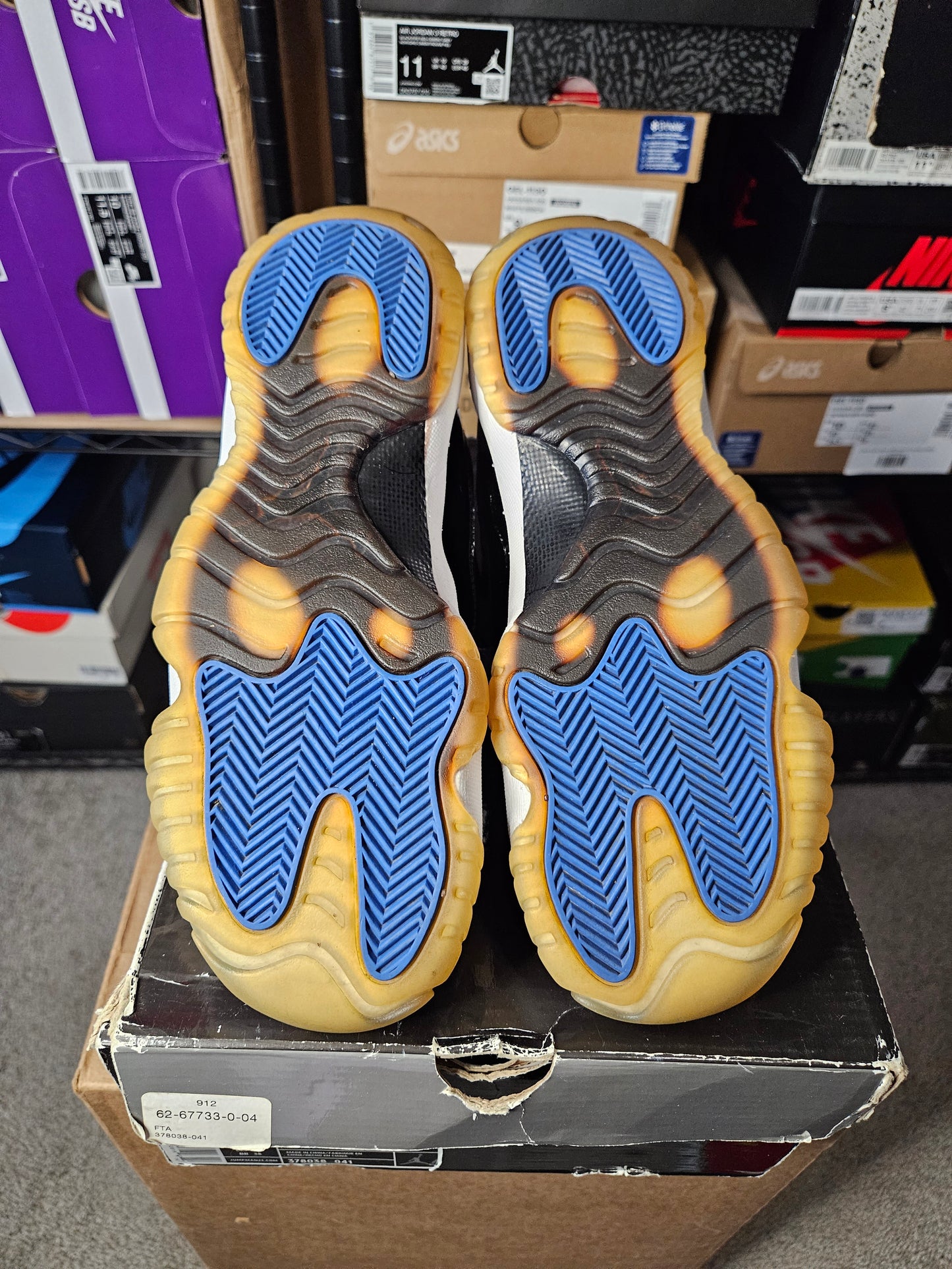 Size 7 - AJ 11 Retro 2009 Space Jam