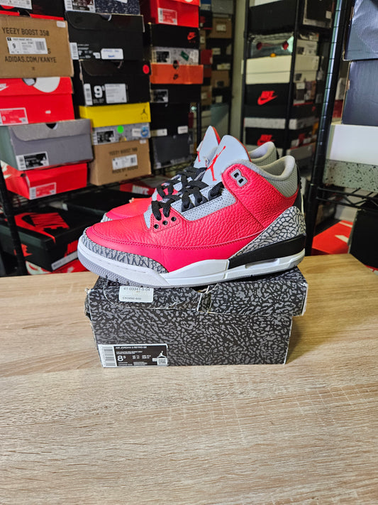 Size 8.5 - AJ 3 Retro SE Mid Unite
