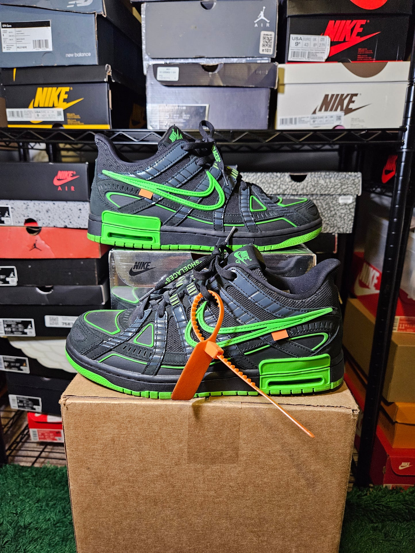 Size 9.5 - Air Rubber Dunk x Off-White Low Green Strike