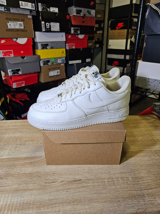 Size 10.5 - AF 1 FlyEase White