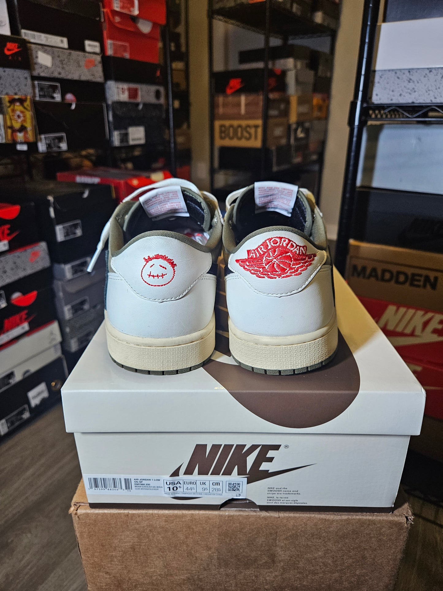 Size 10.5 - Travis Scott x AJ 1 Retro OG SP Low Reverse Olive /...