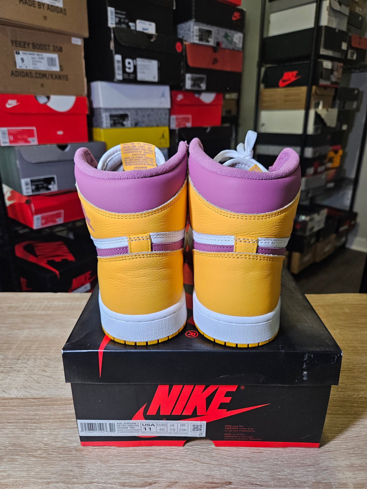 Size 11 - AJ 1 Retro High OG Brotherhood 2022