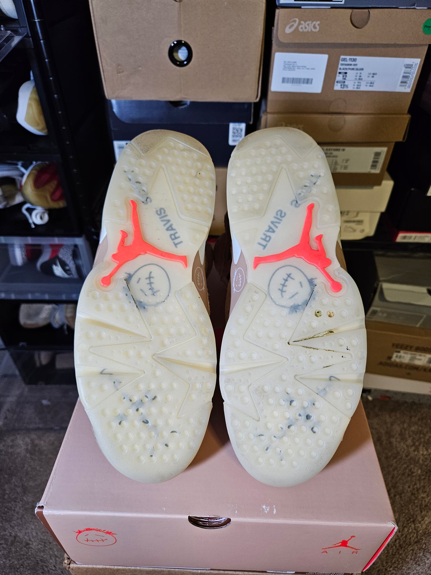 Size 8.5 - AJ 6 Retro x Travis Scott Mid British Khaki