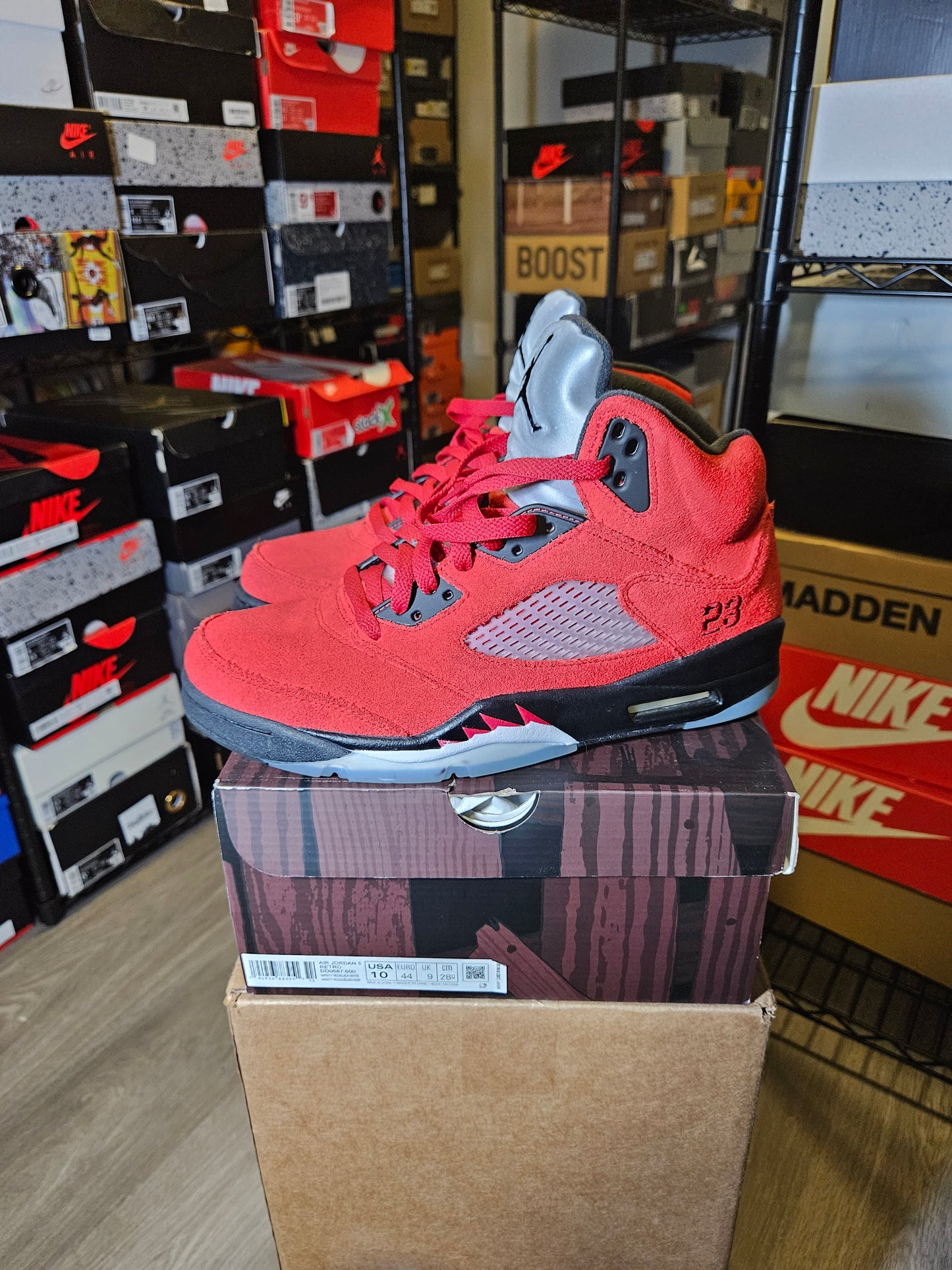 Size 10 - AJ 5 Retro Mid Raging Bull