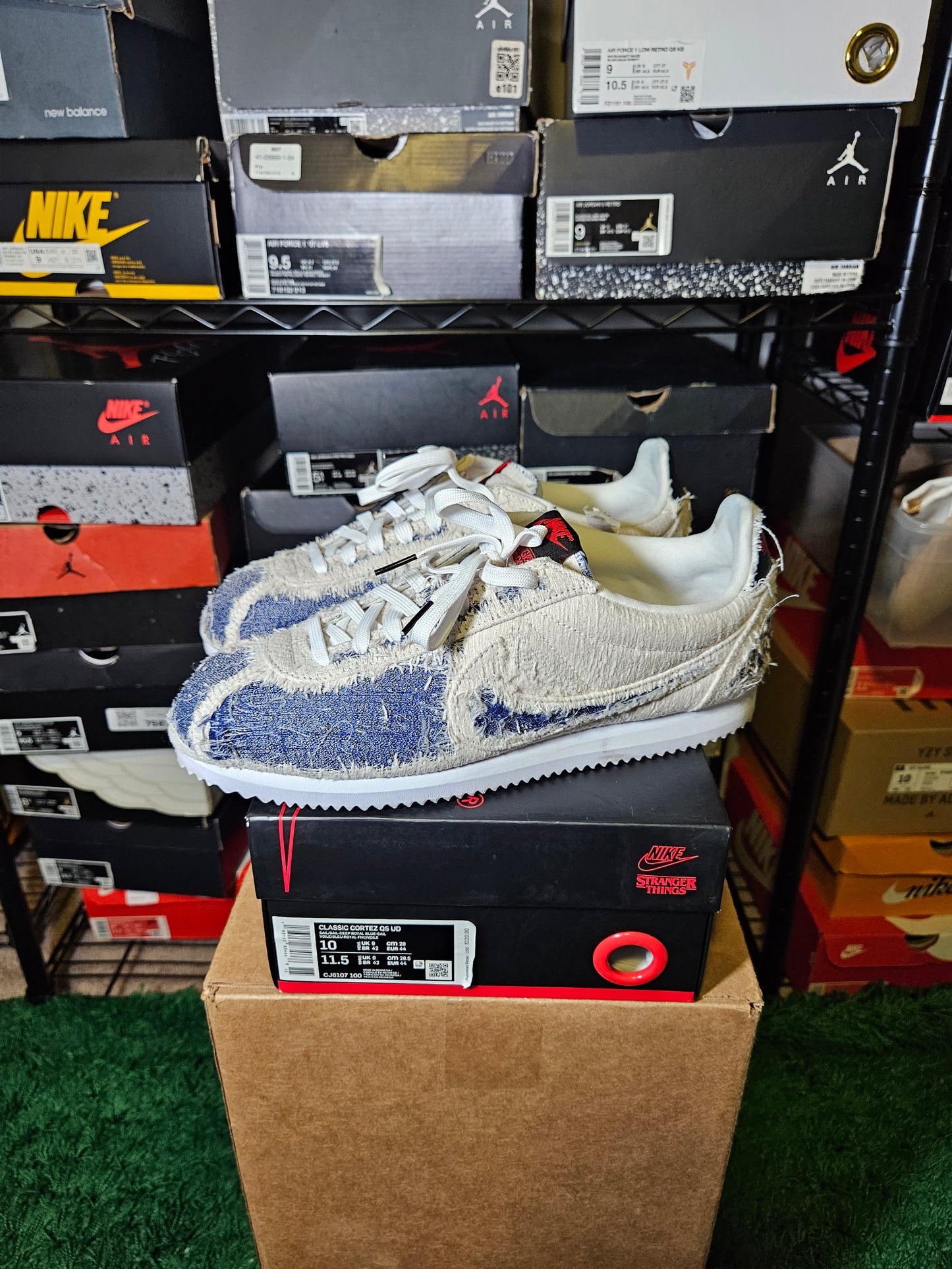 Size 10 - Stranger Things x Classic Cortez QS Upside Down
