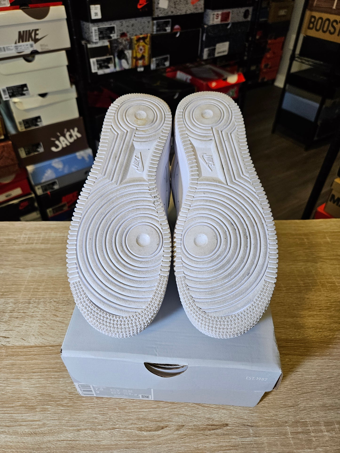 Size 7.5 - Air Force 1 Low '07 White
