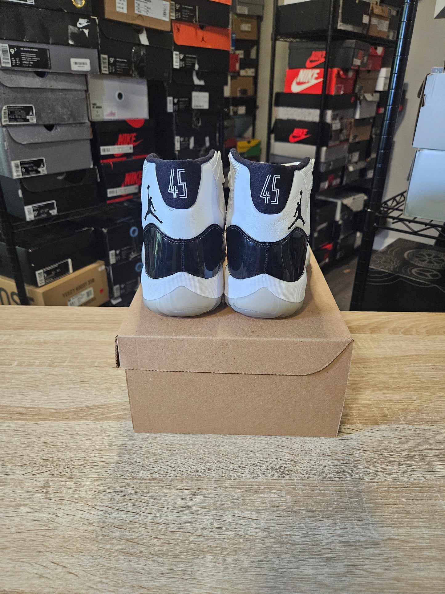 Size 10 - AJ 11 Retro High Concord