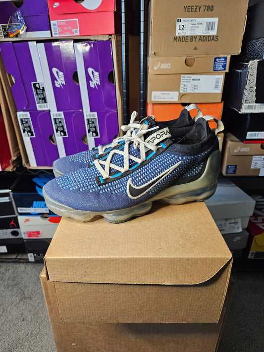 Size 9.5 - Nike Air VaporMax 2021 Flyknit Navy Photo Blue