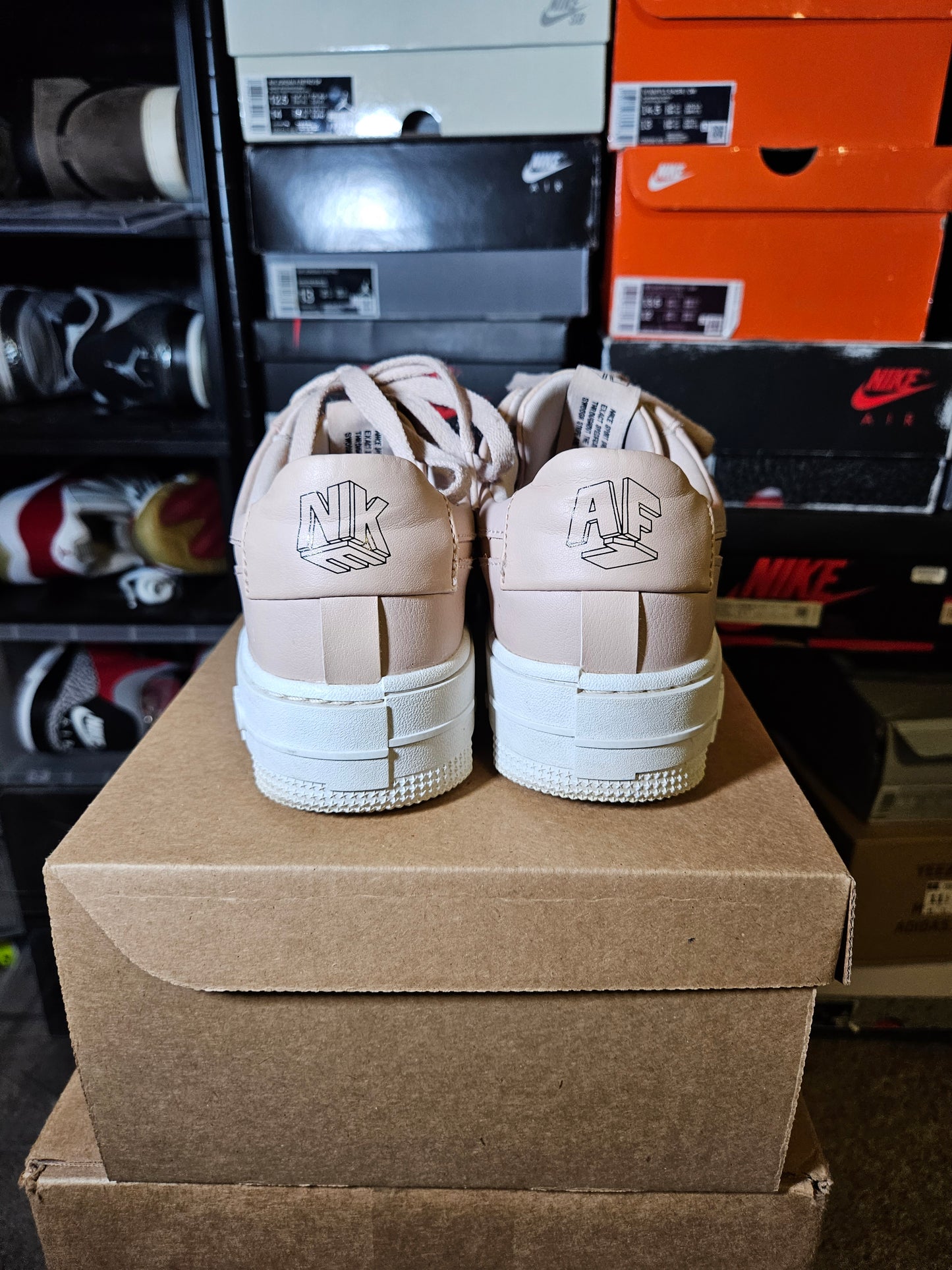 Size 8.5W/7M - AF1 Pixel Particle Beige