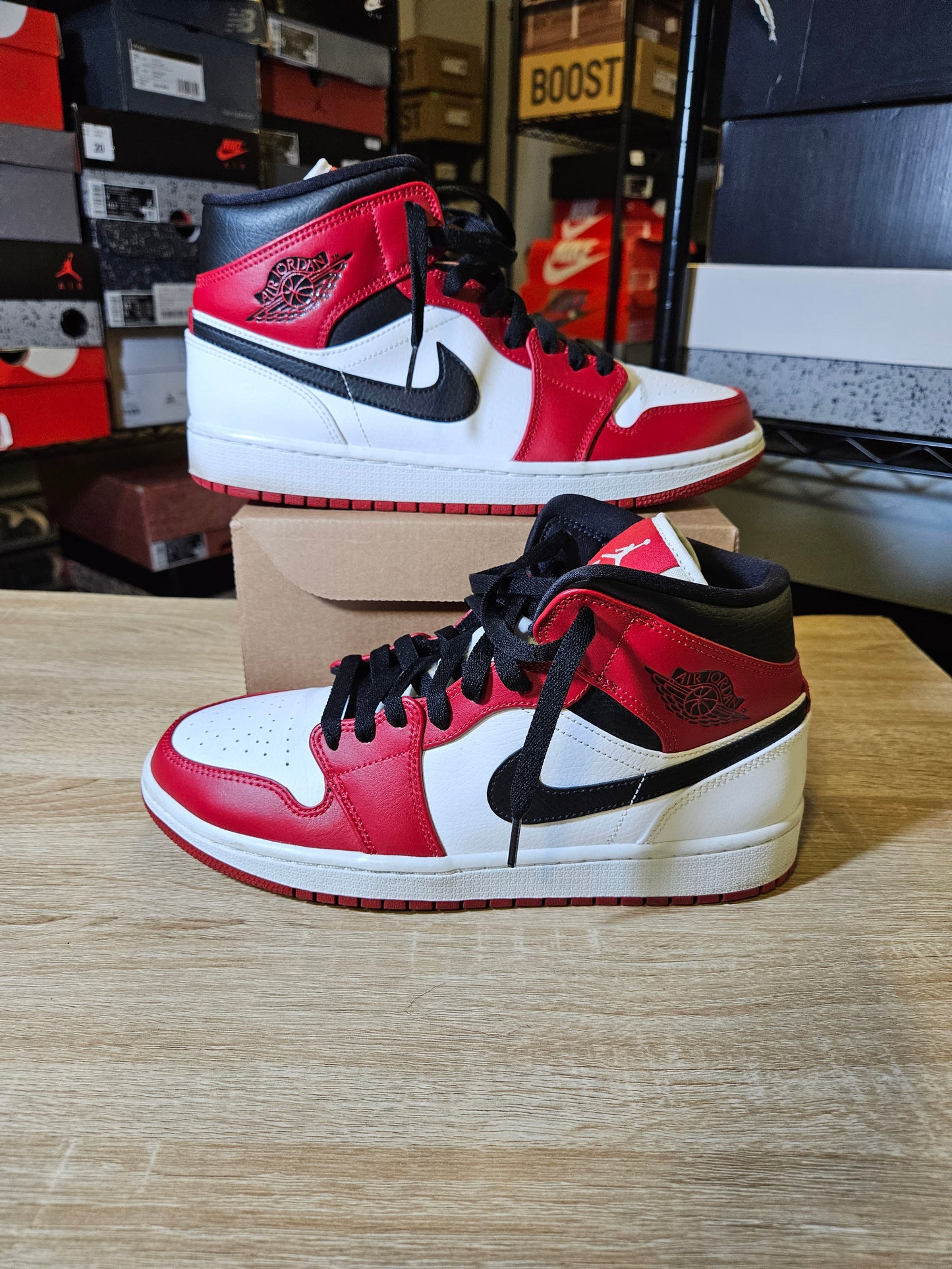 Size 9 - AJ 1 Mid Chicago