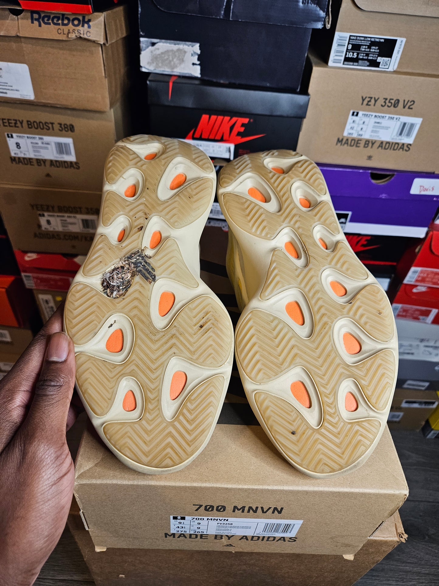 Size 9.5 - YZY 700 V3 Safflower