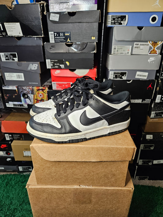 Size 5 (GS) - Dunk Low Panda