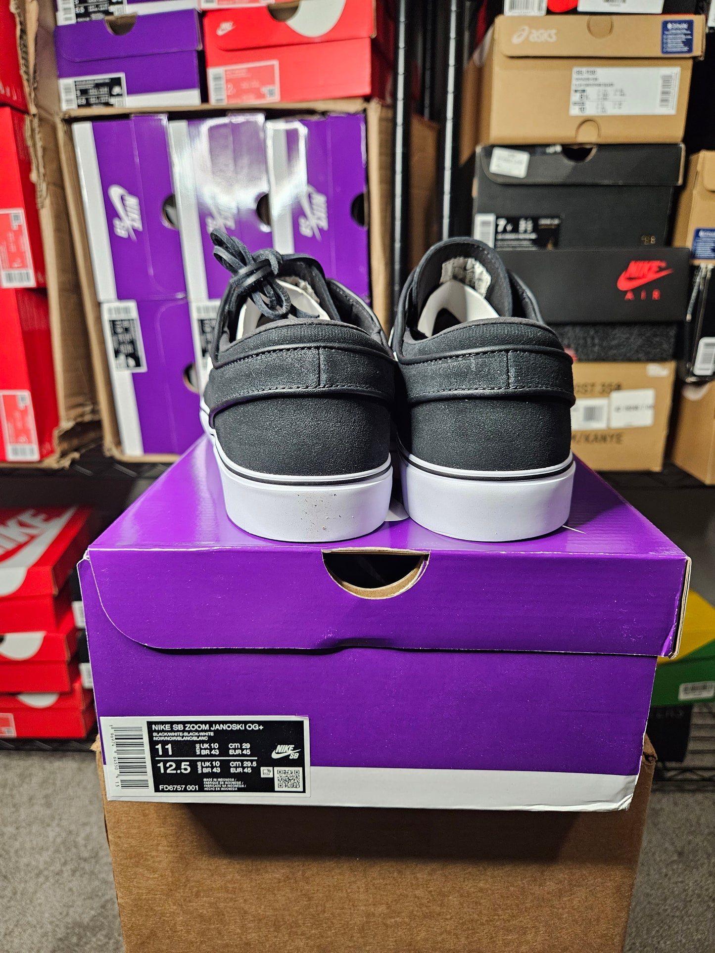 Sizes 5/9.5/10/11 - Zoom Stefan Janoski+ SB Black White