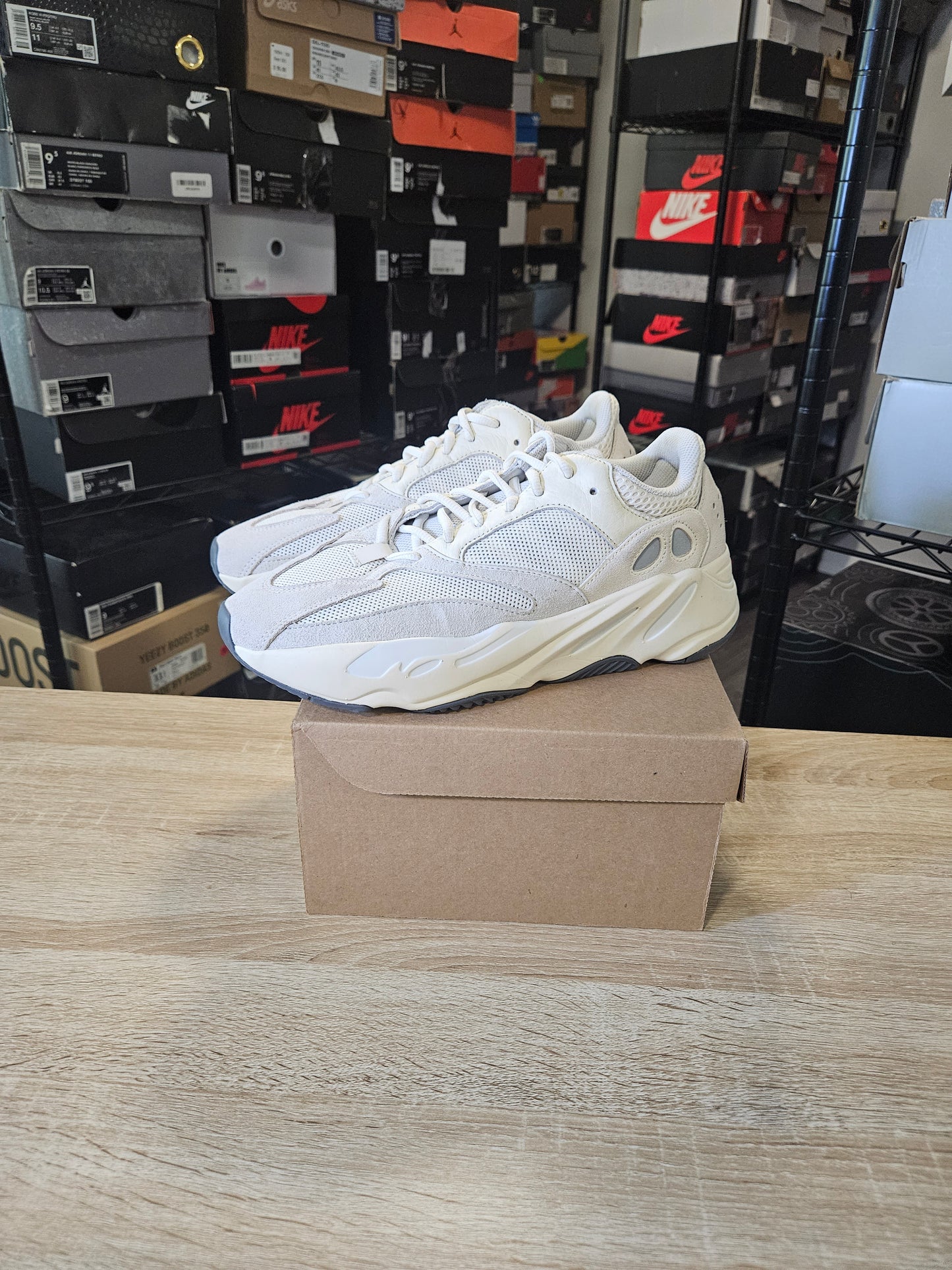 Size 10 - YZY 700 Low Analog