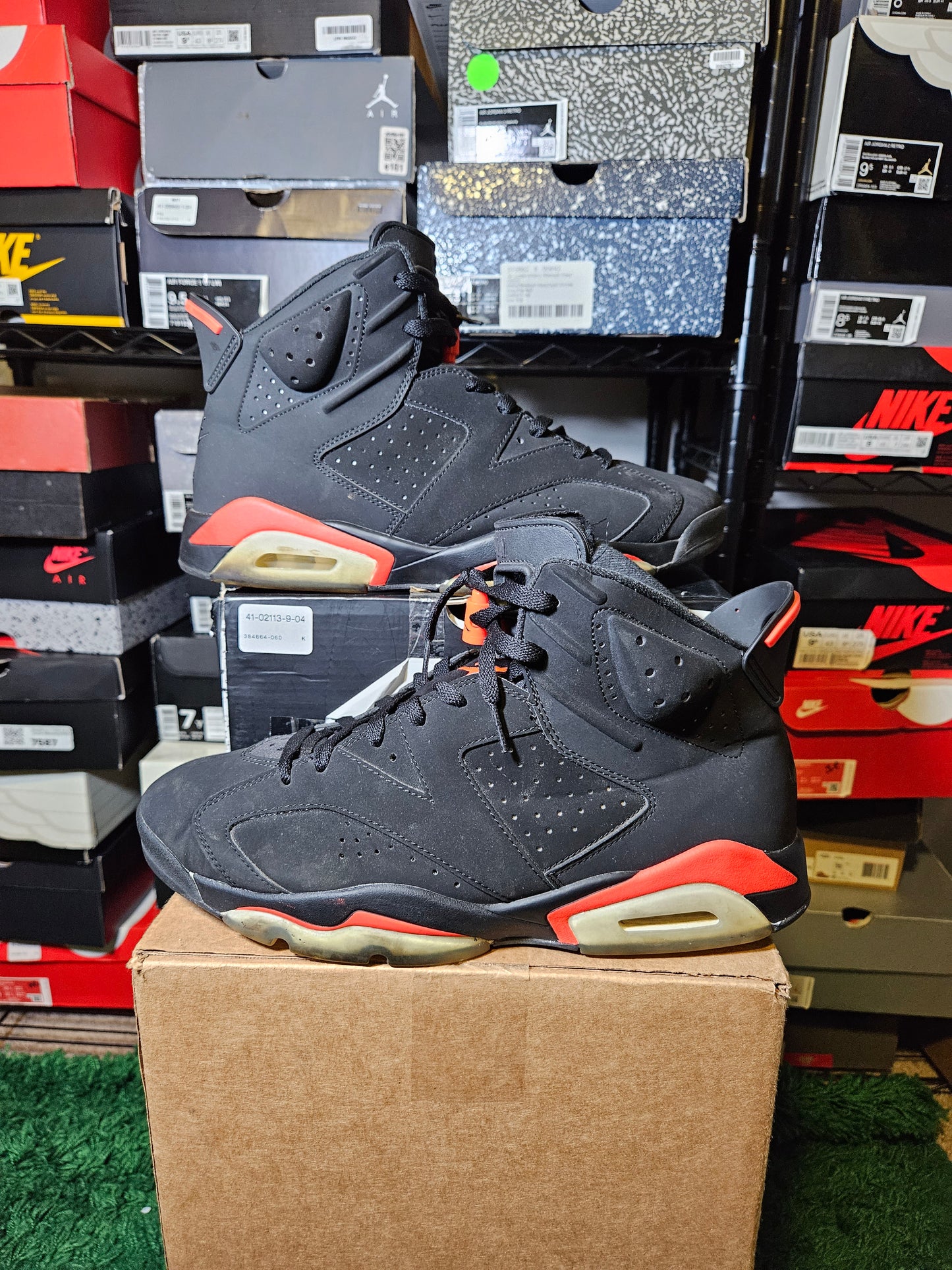 Size 11 - AJ 6 Retro Mid Infrared
