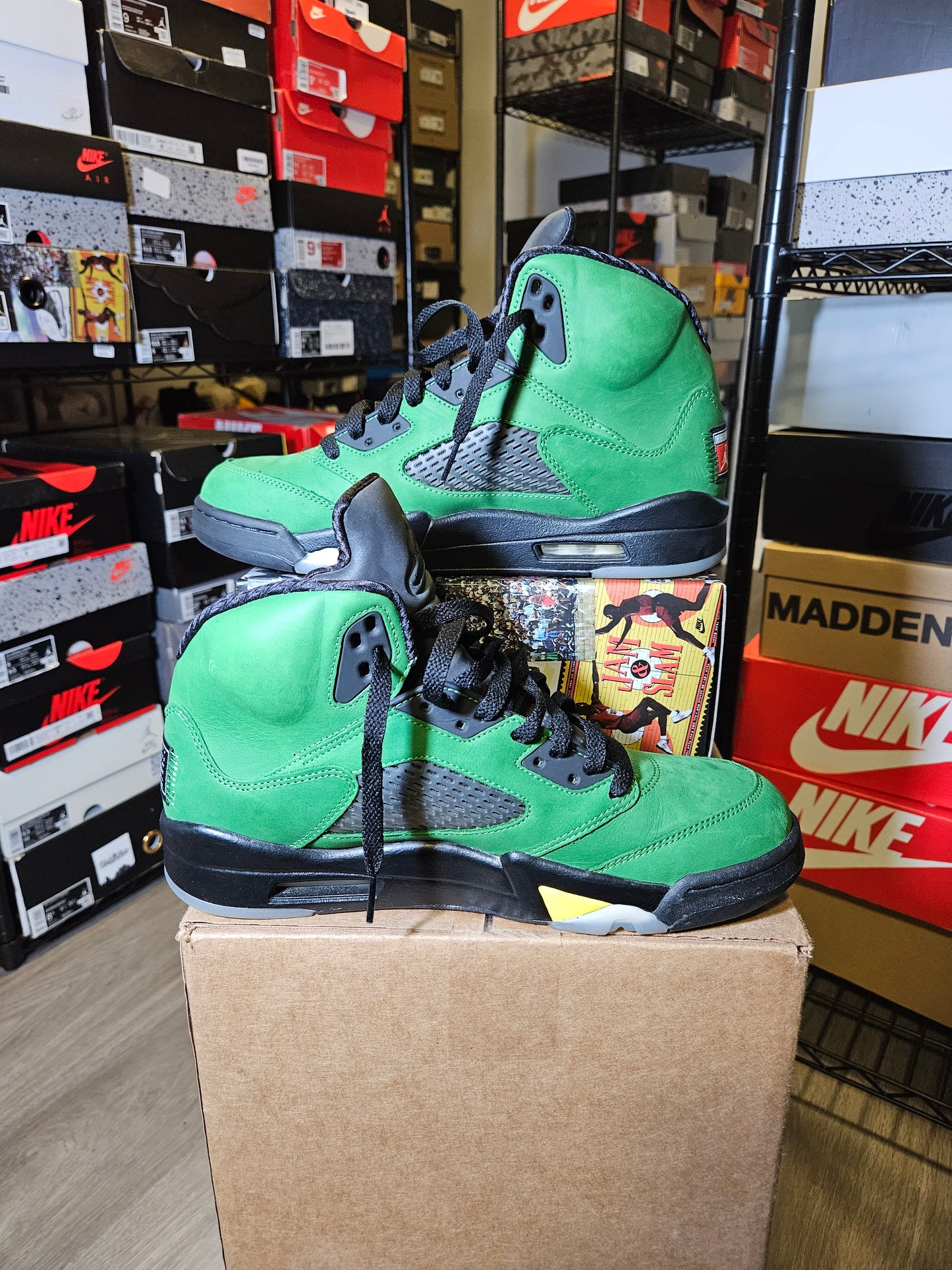 Size 10 - AJ 5 Retro SE Oregon 2020