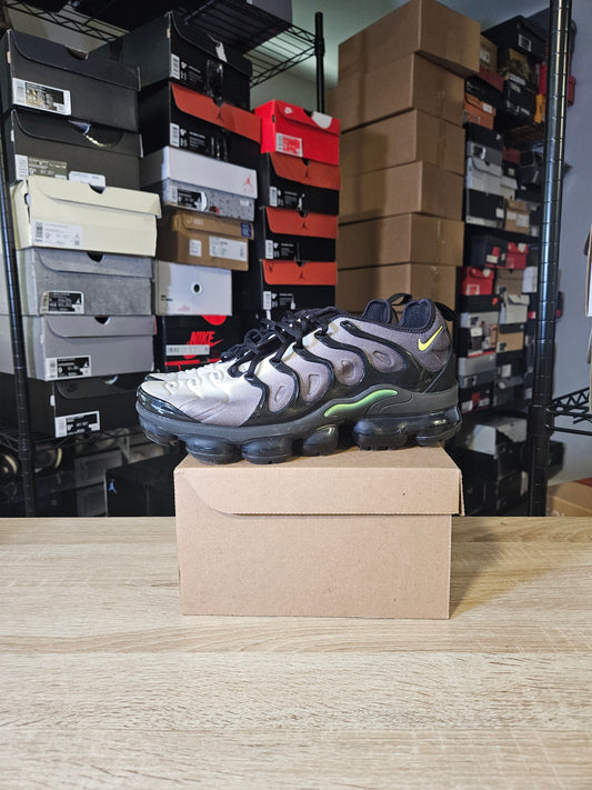 Size 10 - Air VaporMax Plus Neon 95