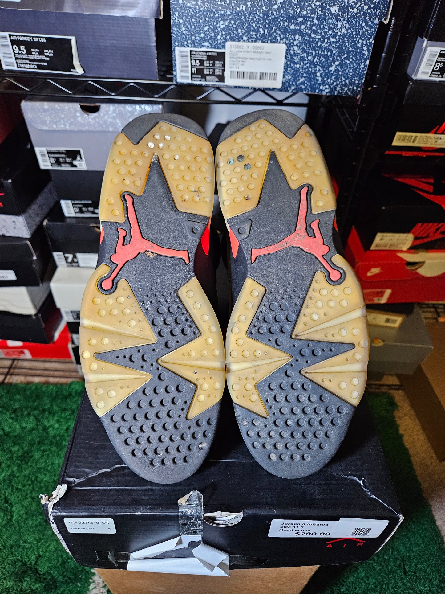 Size 11 - AJ 6 Retro Mid Infrared
