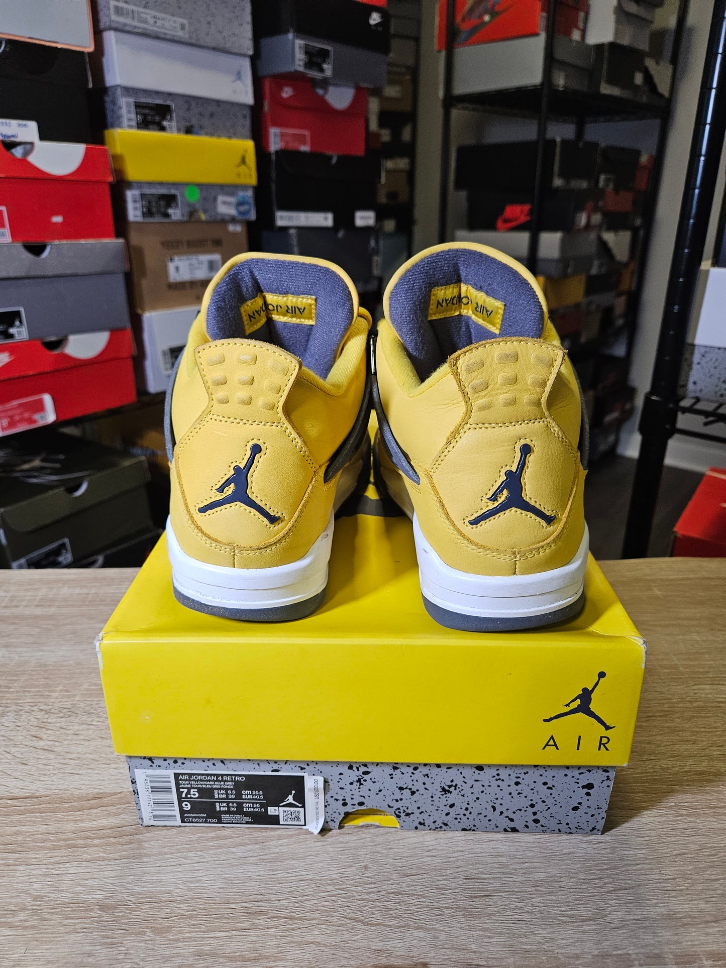 Size 7.5 - AJ 4 Retro Mid Lightning