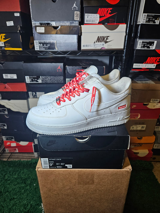 Size 9.5 - AF 1 x Supreme Low Box Logo - White