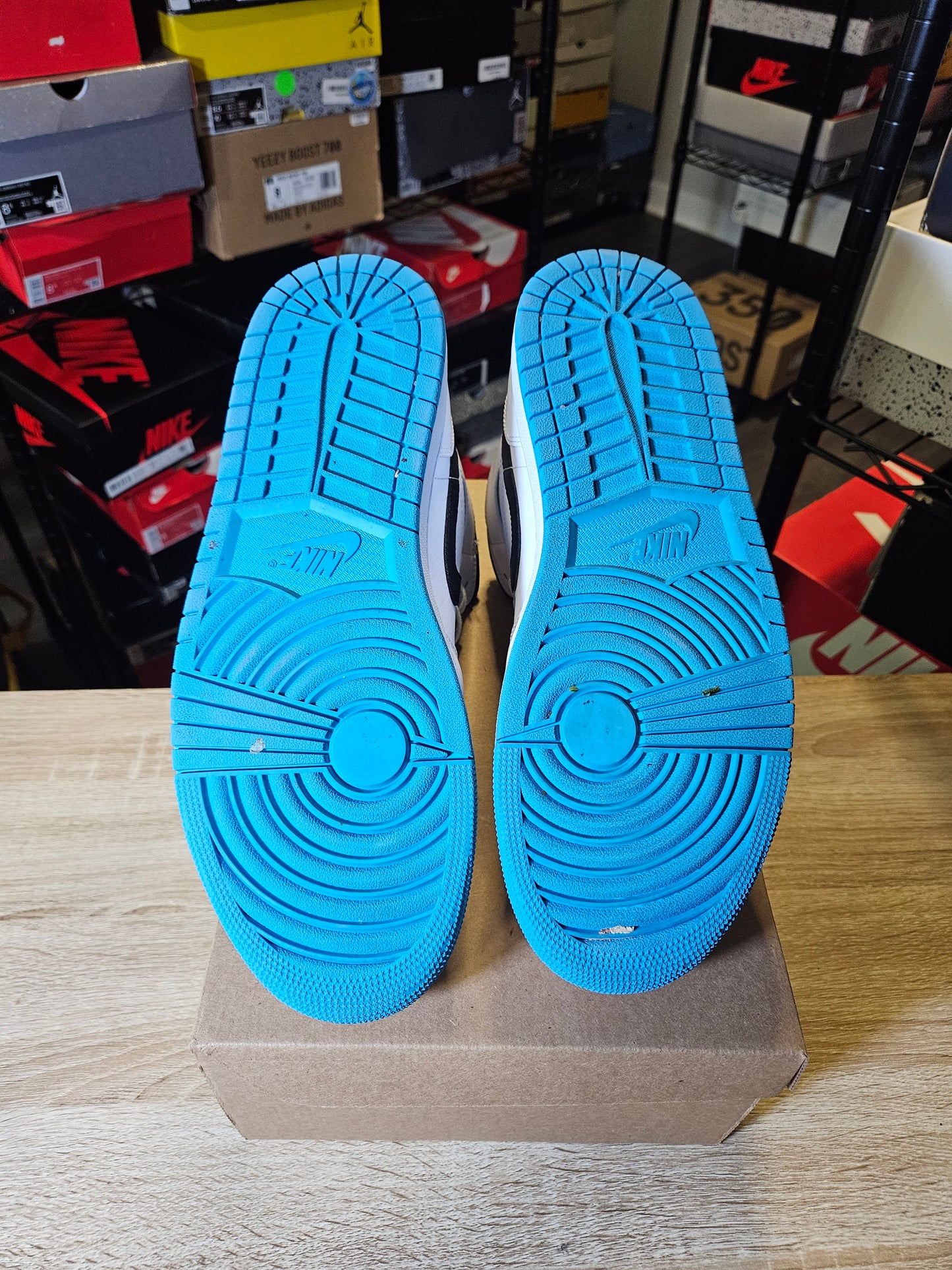 Size 11 - AJ 1 Mid Laser Blue