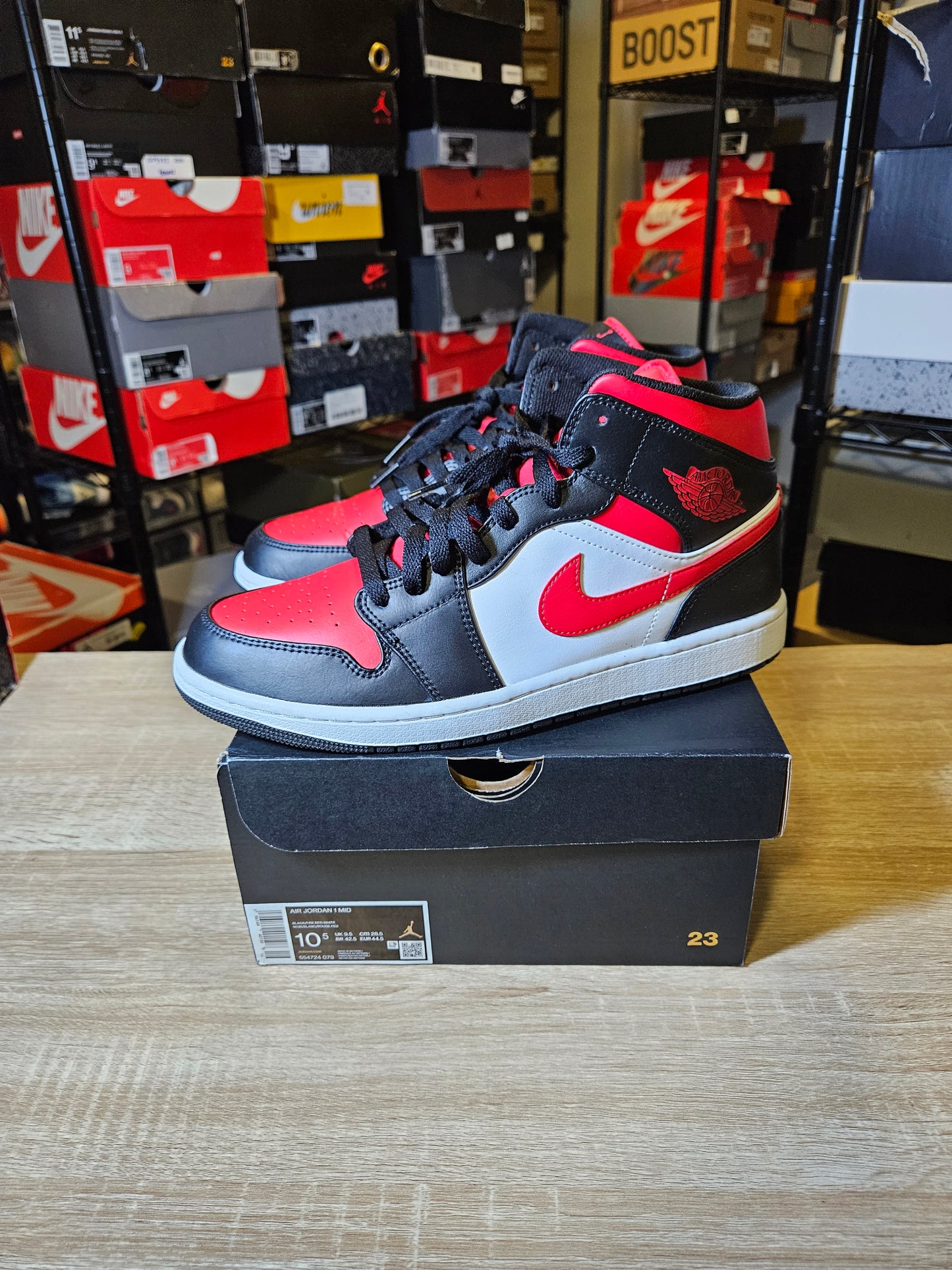 Size 10.5 - AJ 1 Mid Bred Toe