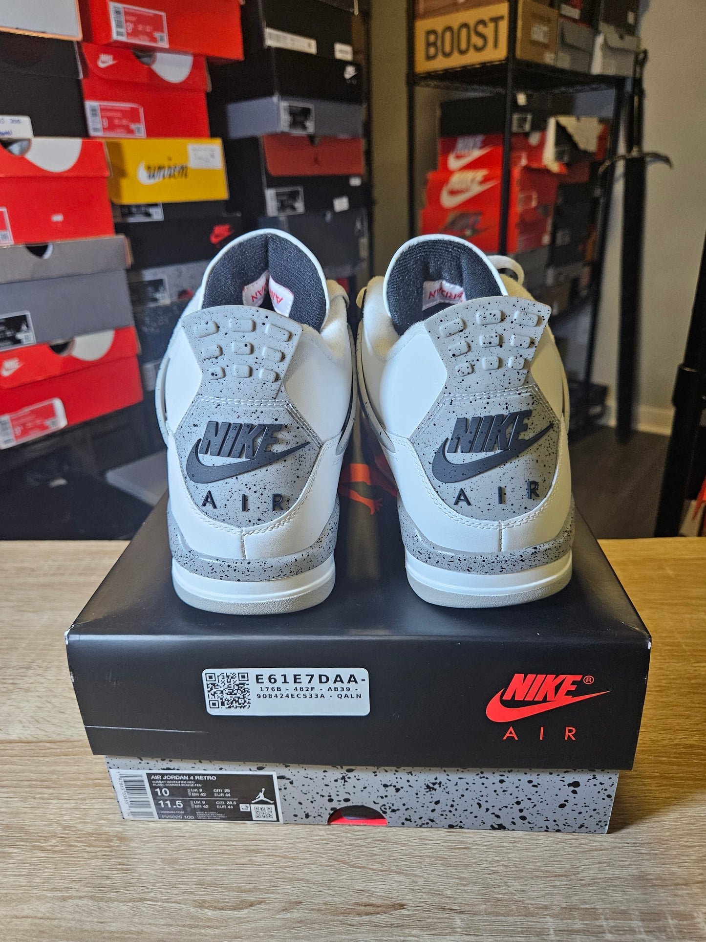 Size 10 - AJ 4 Retro OG 2025 White Cement