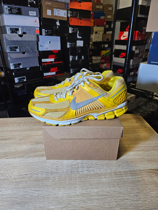 Size 11 - Zoom Vomero 5 Yellow Ochre