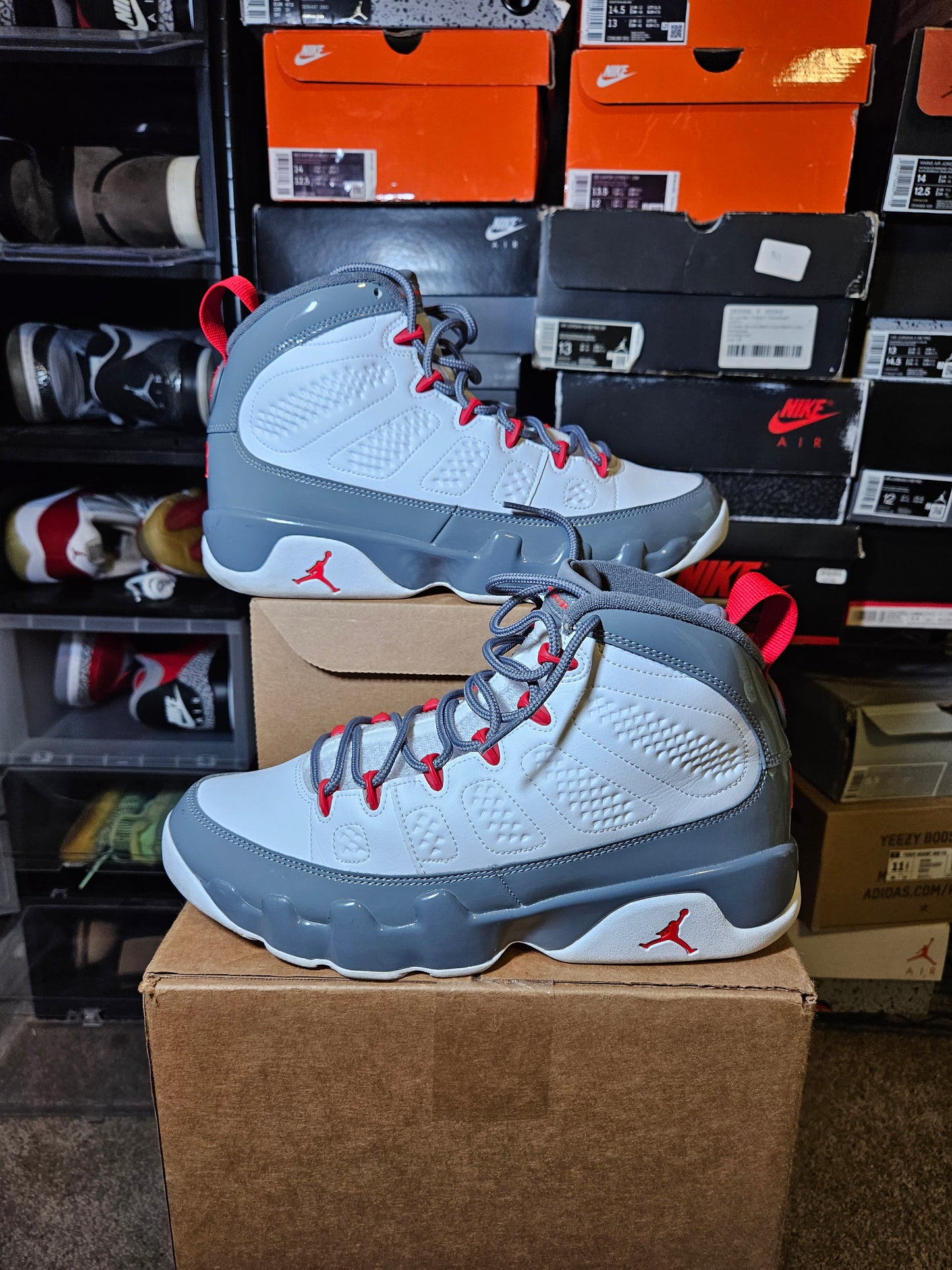Size 9 - AJ 9 Retro Mid Fire Red