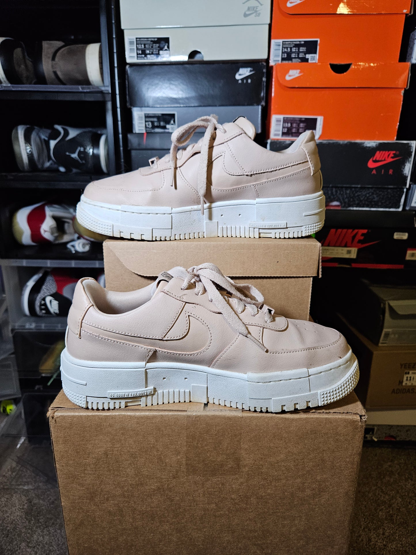 Size 8.5W/7M - AF1 Pixel Particle Beige