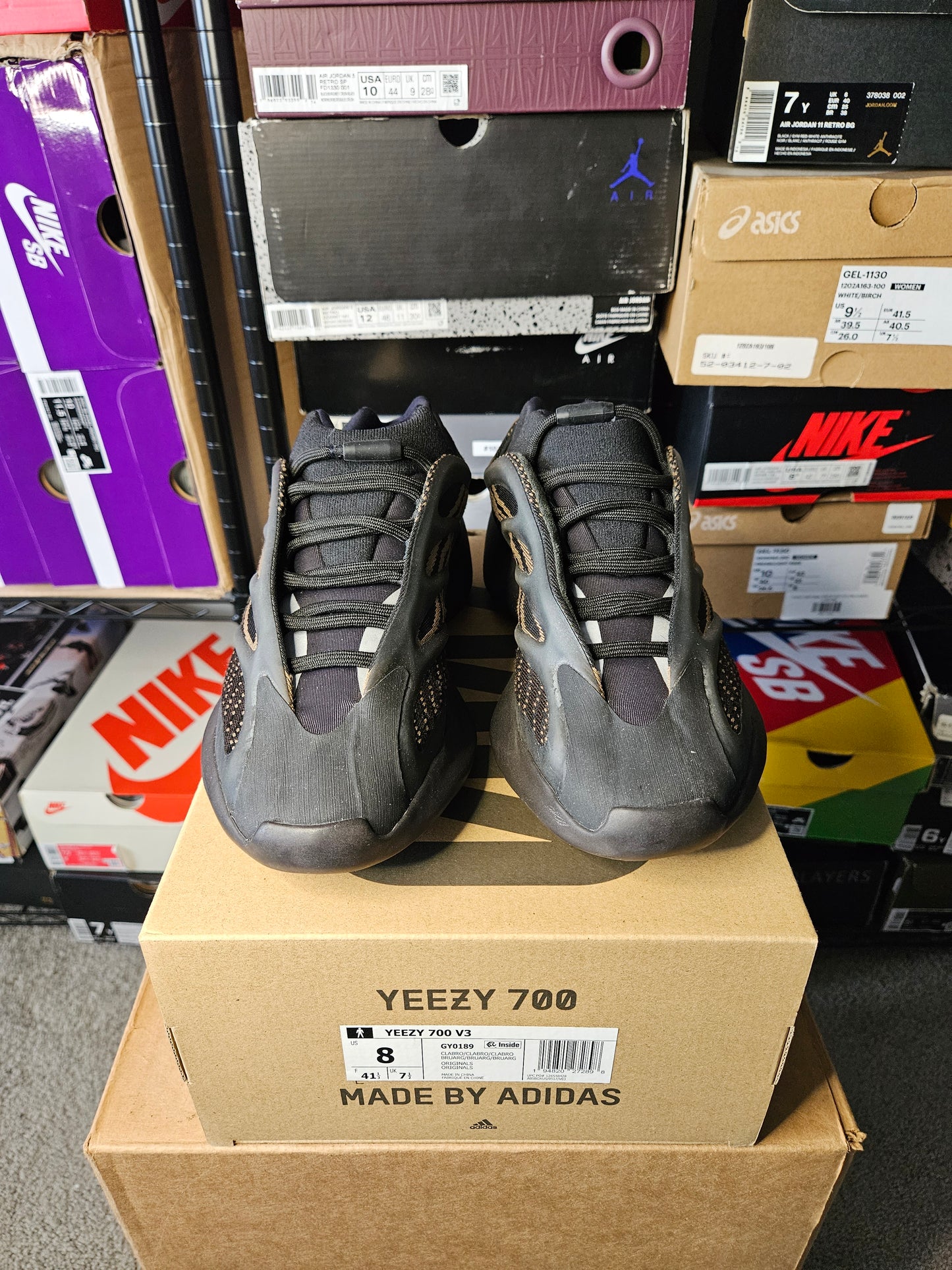 Size 8 - YZY 700 V3 Clay Brown