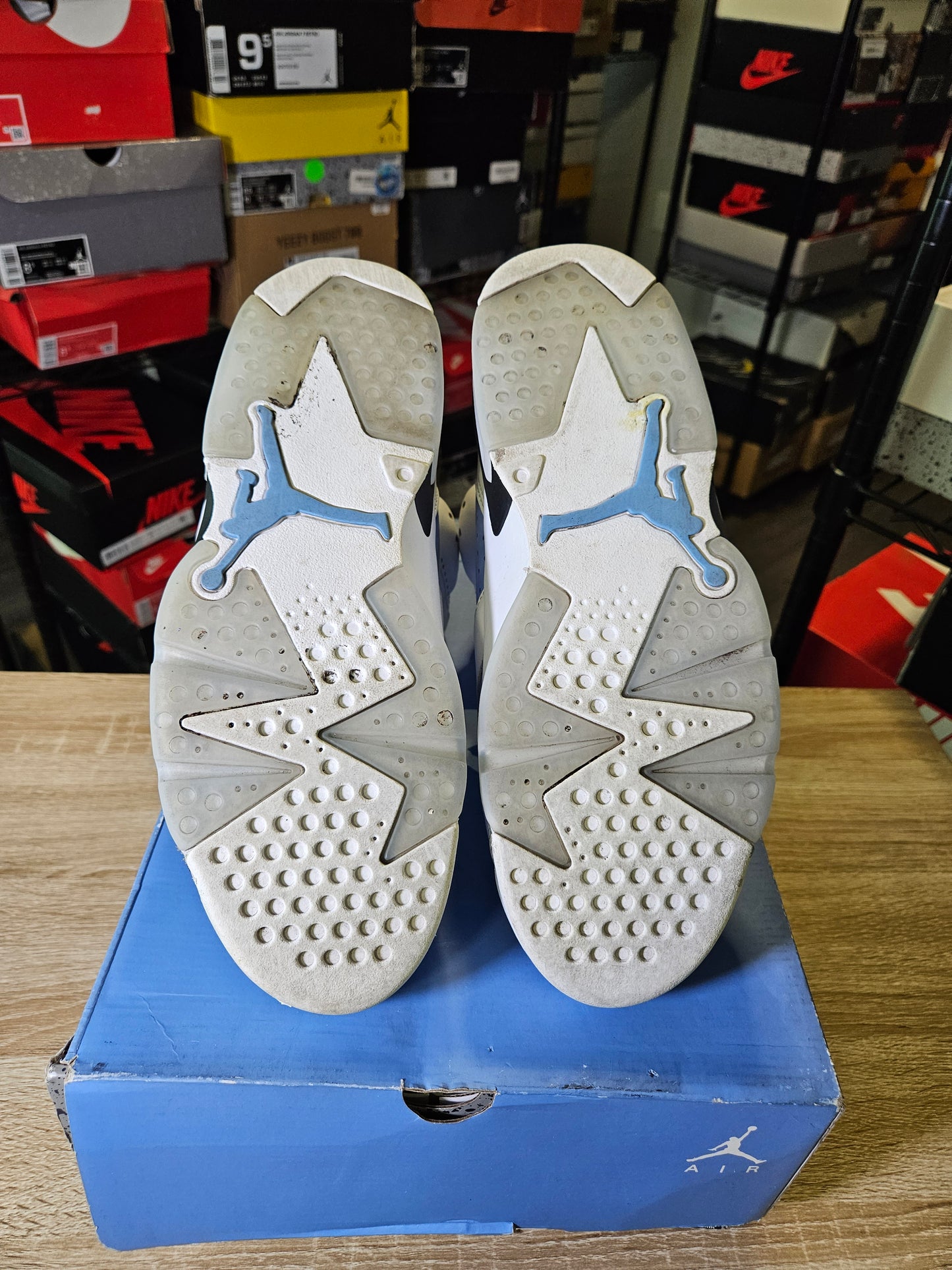 Size 9.5 - AJ 6 Retro UNC