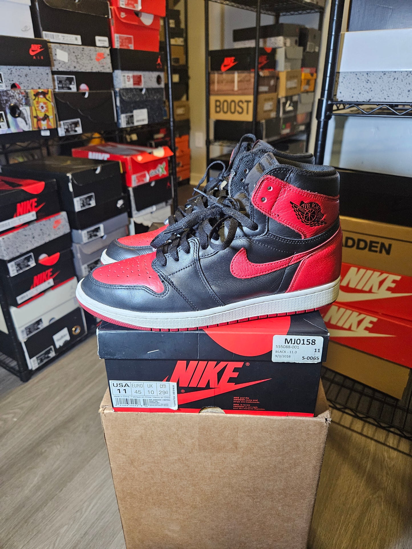 Size 11 - AJ 1 Retro OG High Banned, Bred