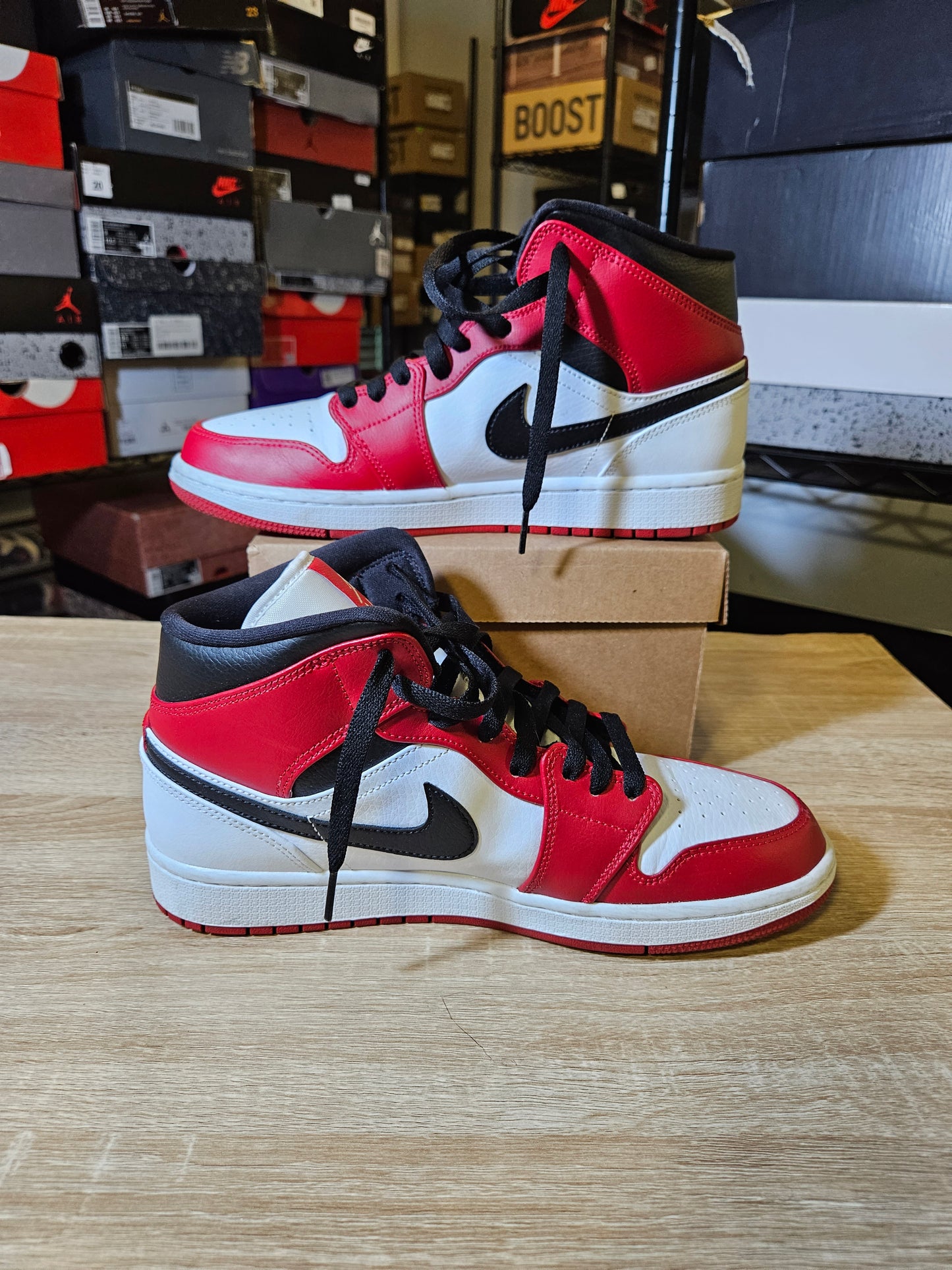 Size 9 - AJ 1 Mid Chicago