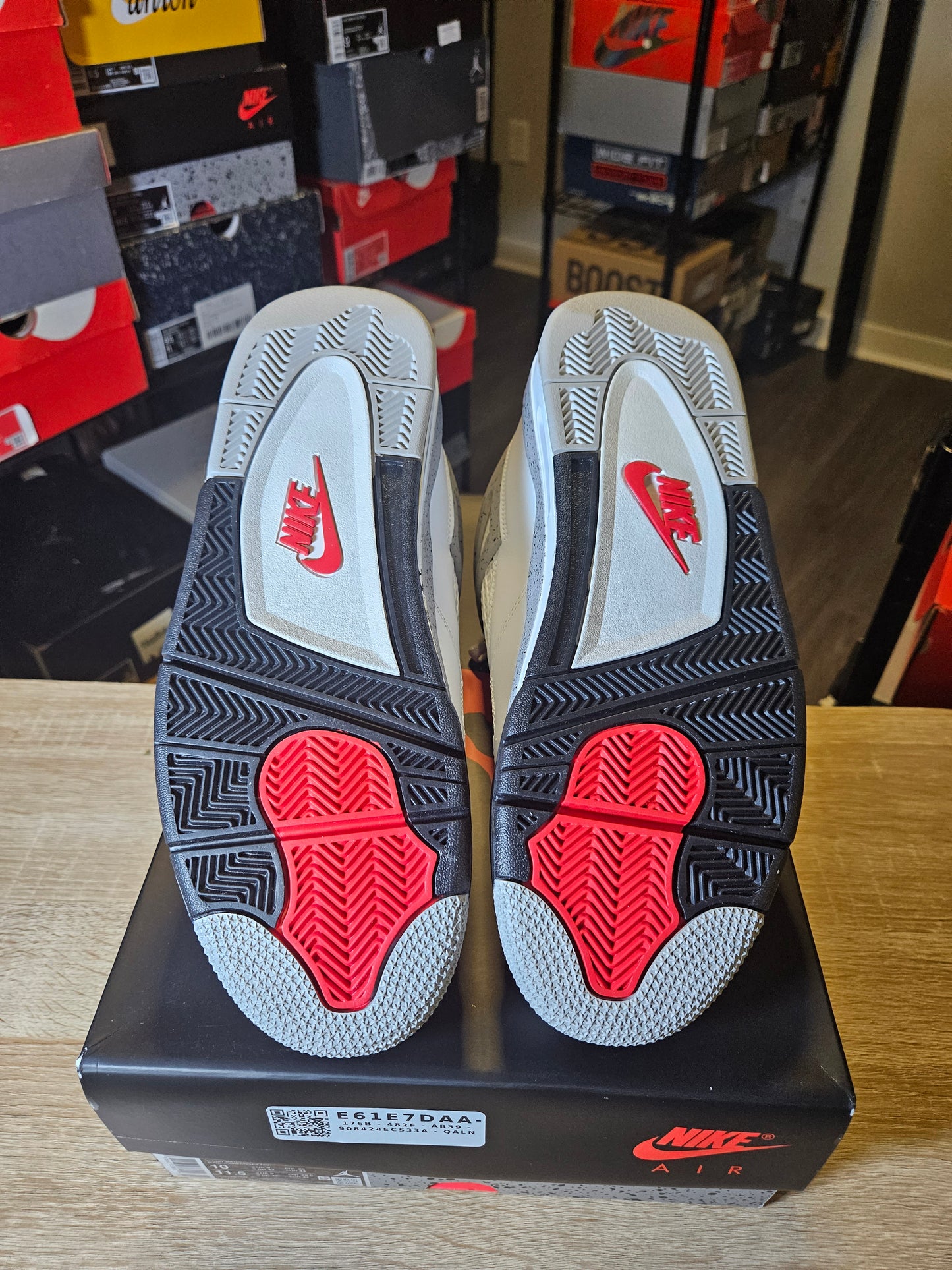 Size 10 - AJ 4 Retro OG 2025 White Cement