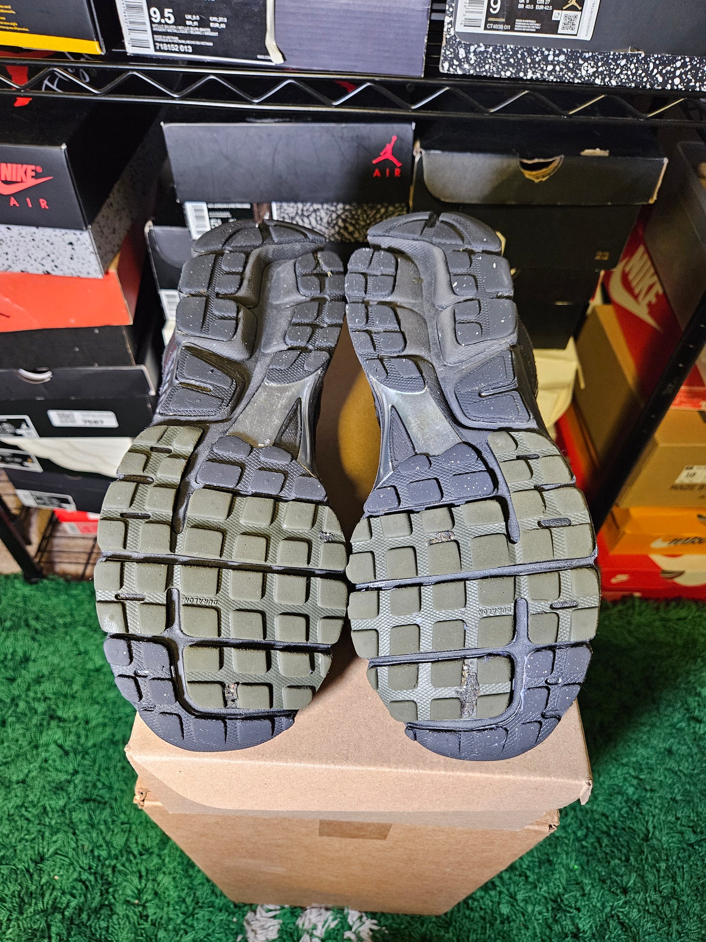 Size 10.5 - Air Zoom Vomero 5 Black Sequoia