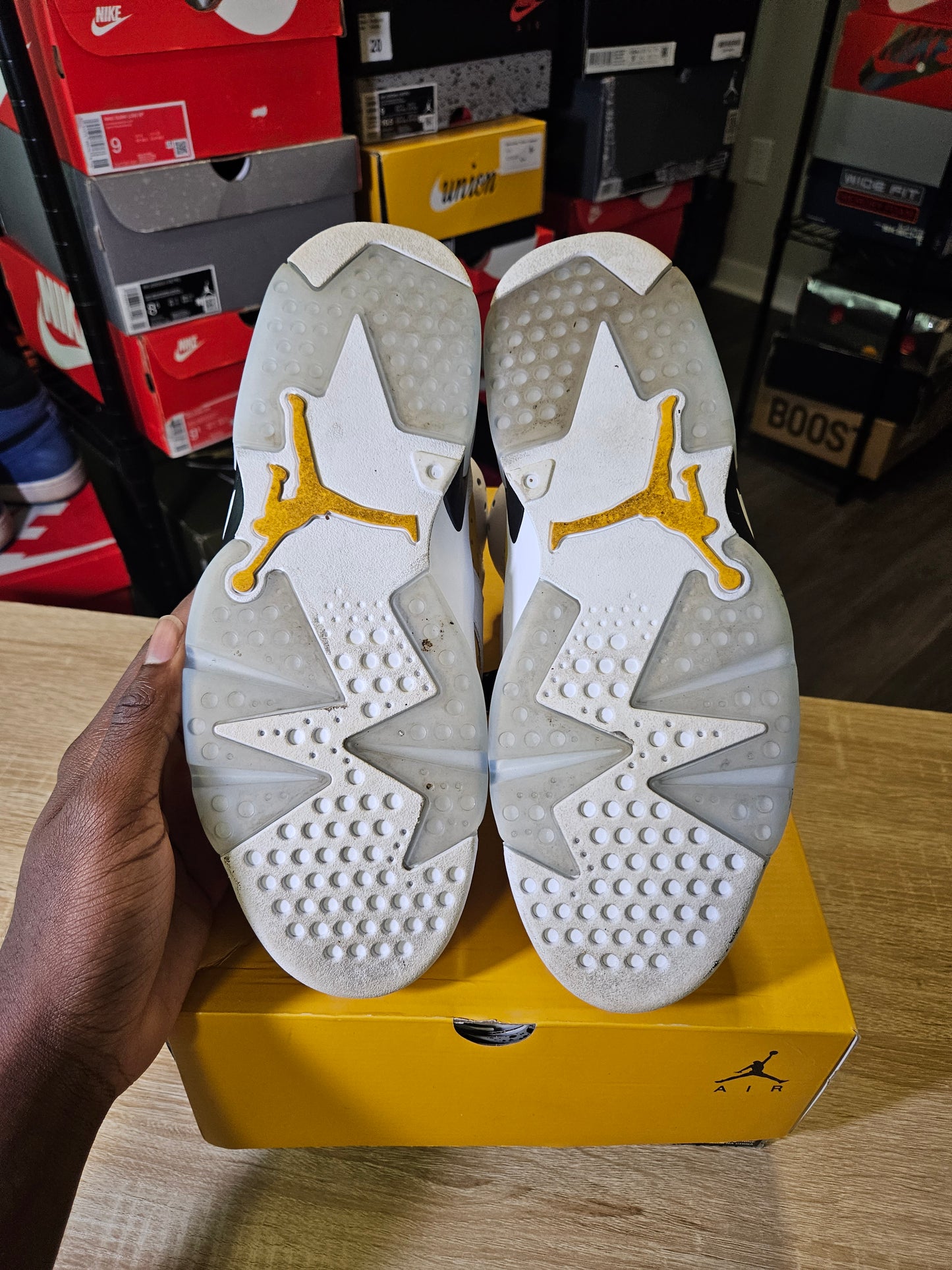 Size 10 - AJ 6 Retro Yellow Ochre