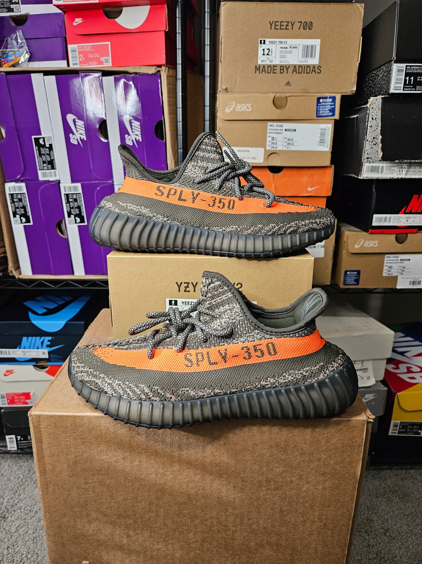 Size 8.5 - YZY 350 V2 Low Carbon Beluga