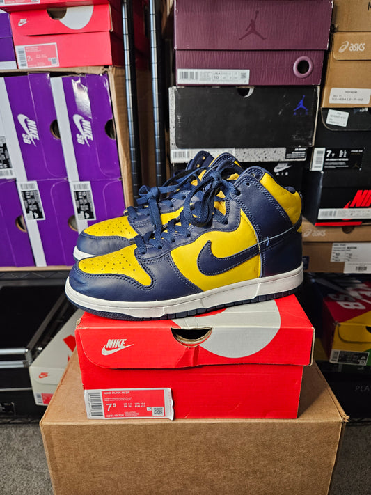 Size 7.5 - Dunk SP 2020 High Michigan