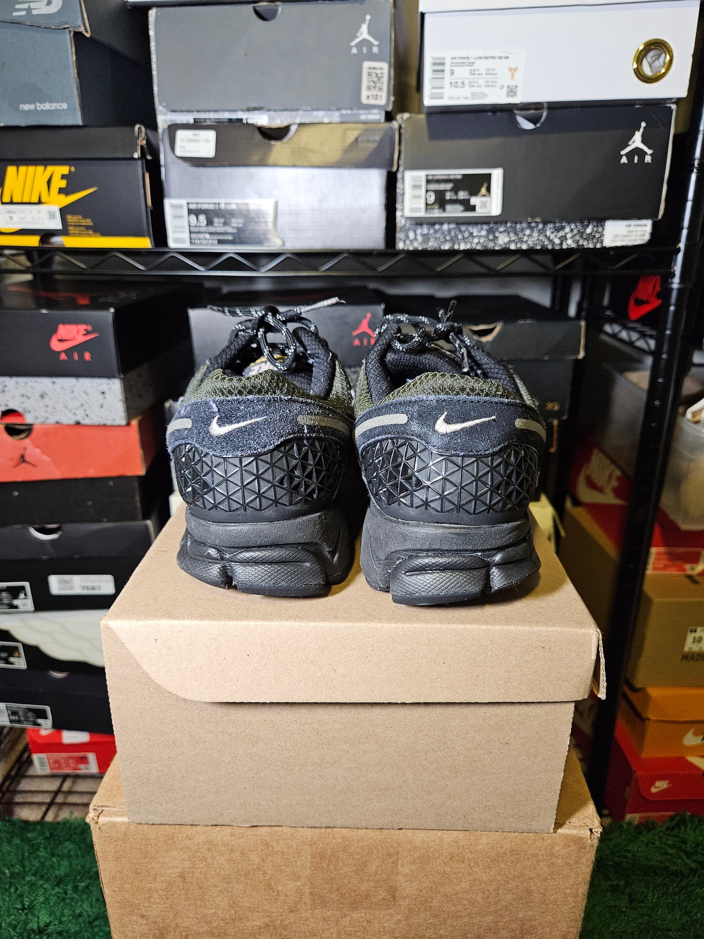 Size 10.5 - Air Zoom Vomero 5 Black Sequoia