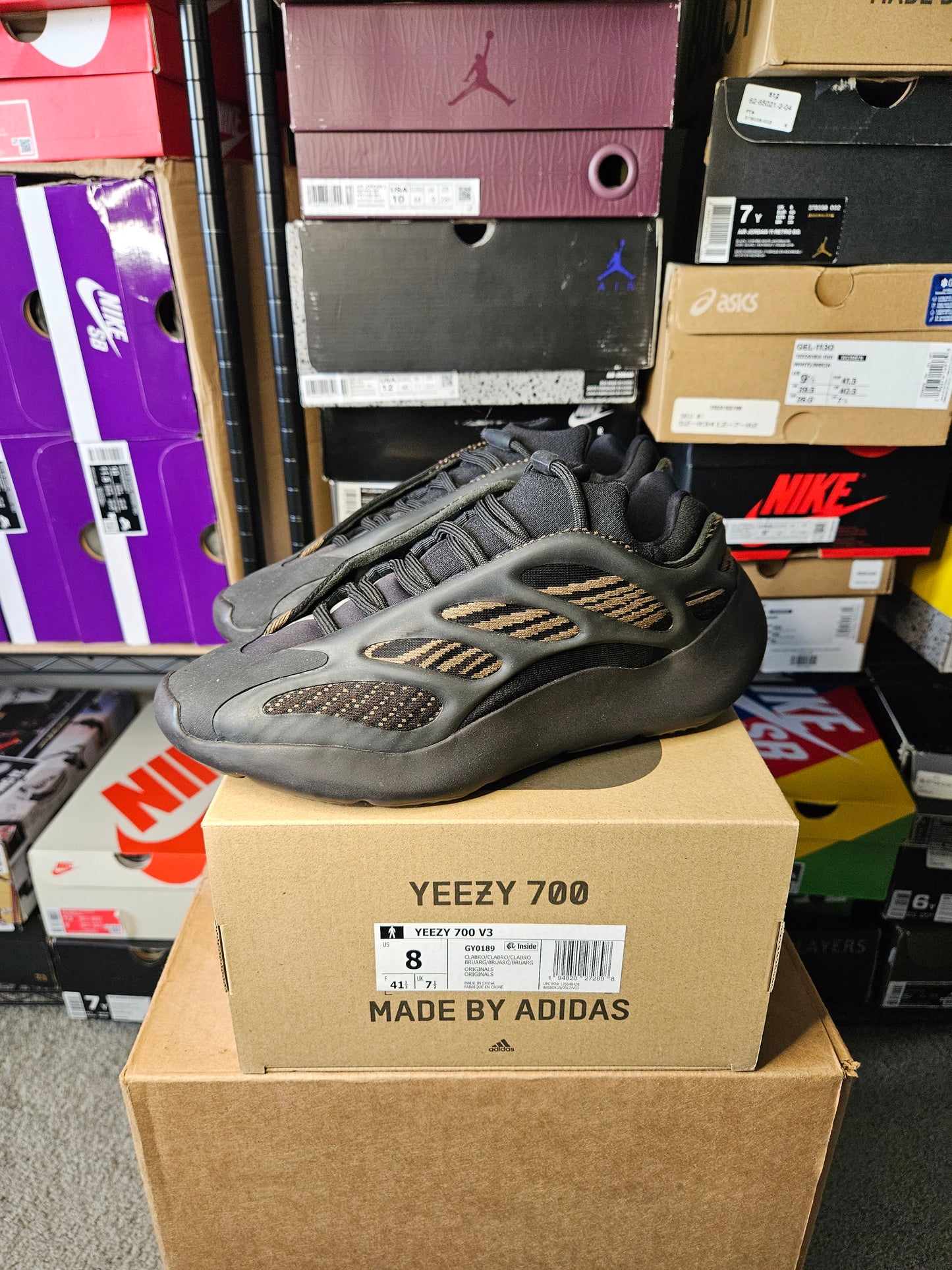 Size 8 - YZY 700 V3 Clay Brown